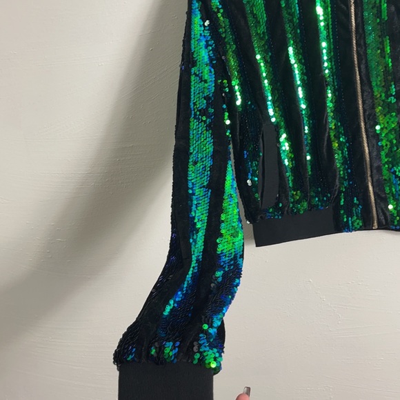 Women’s cropped sequin bomber jacket size medium - Picture 2 of 10